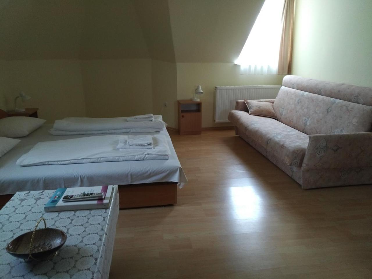 Villa Nova Хевиз Экстерьер фото